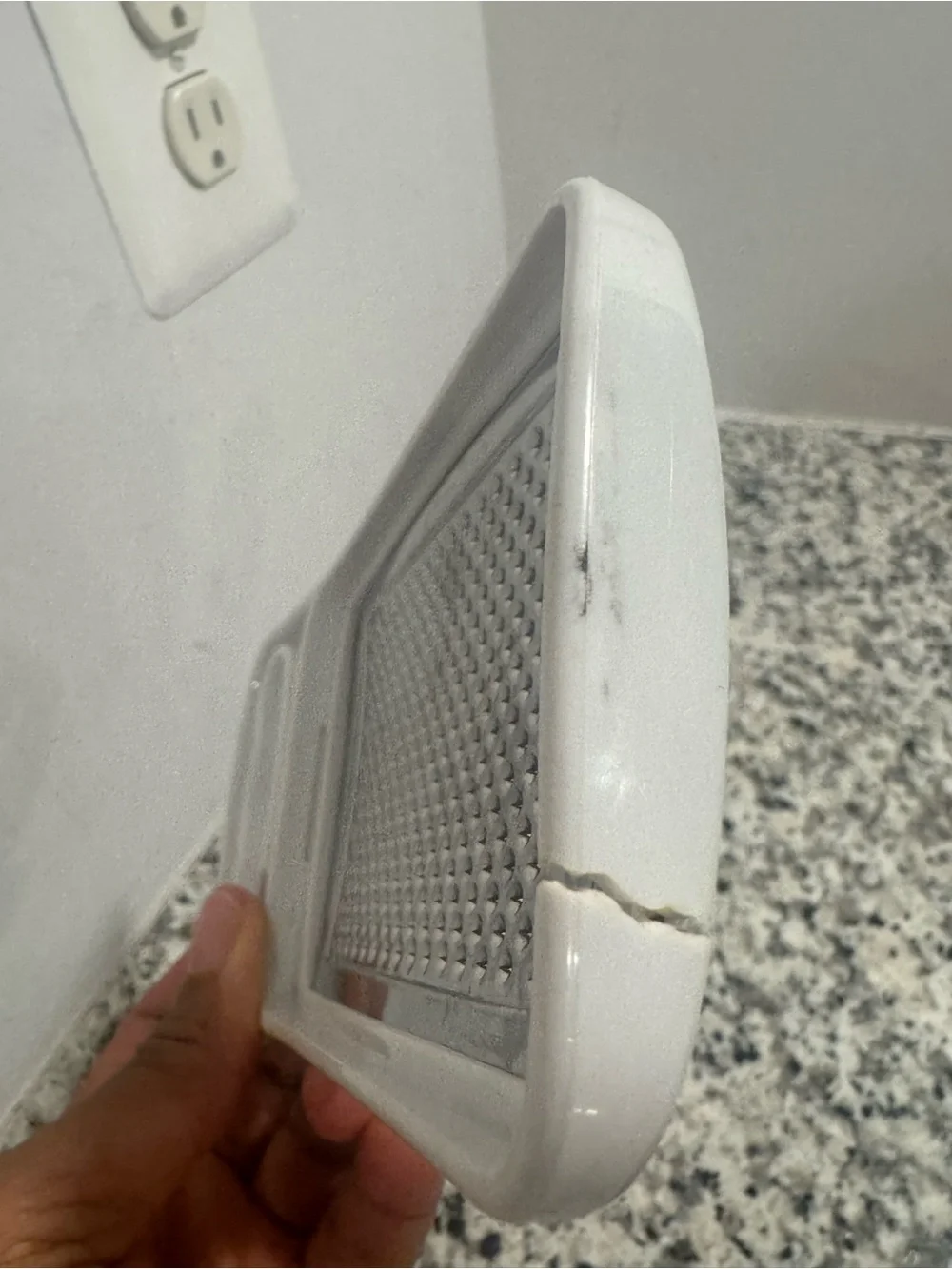 Plastic cheese grater